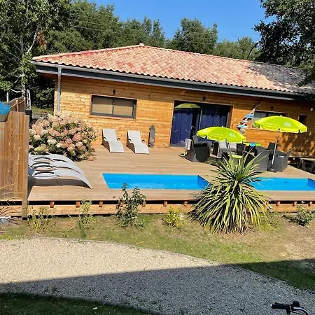 Σπίτι διακοπών Maison En Bois Moderne Et Spacieuse Avec Piscine Soustons